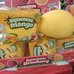 Antystresowa gniotka mango żółta Squeeeze Mango 14+