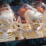 Figurka Halloween Kościotrup Biały Plastik 12 cm