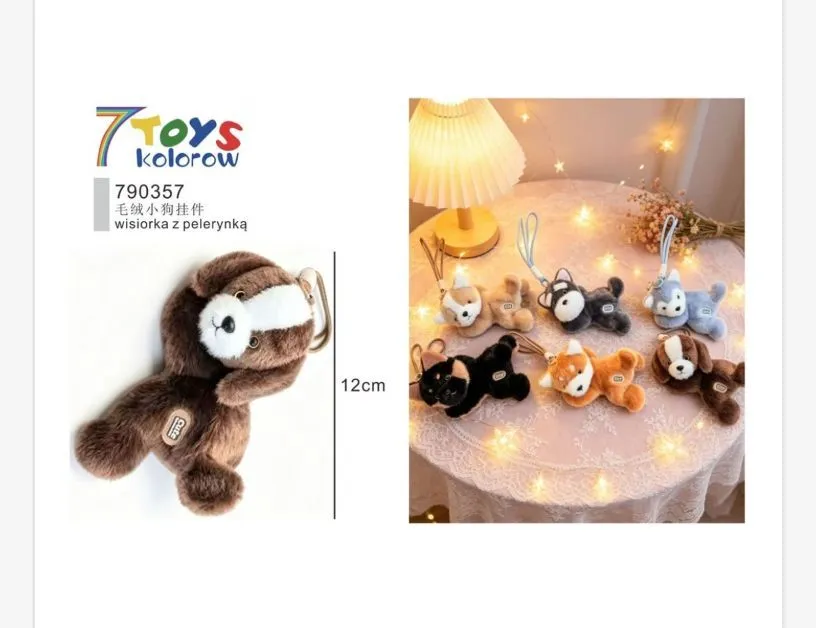 Pluszowa zawieszka w kształcie pieska z pelerynką w różnych kolorach, długość 12 cm