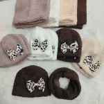 Komplet czapka i komin dziecięcy z kokardą w ciepłych kolorach